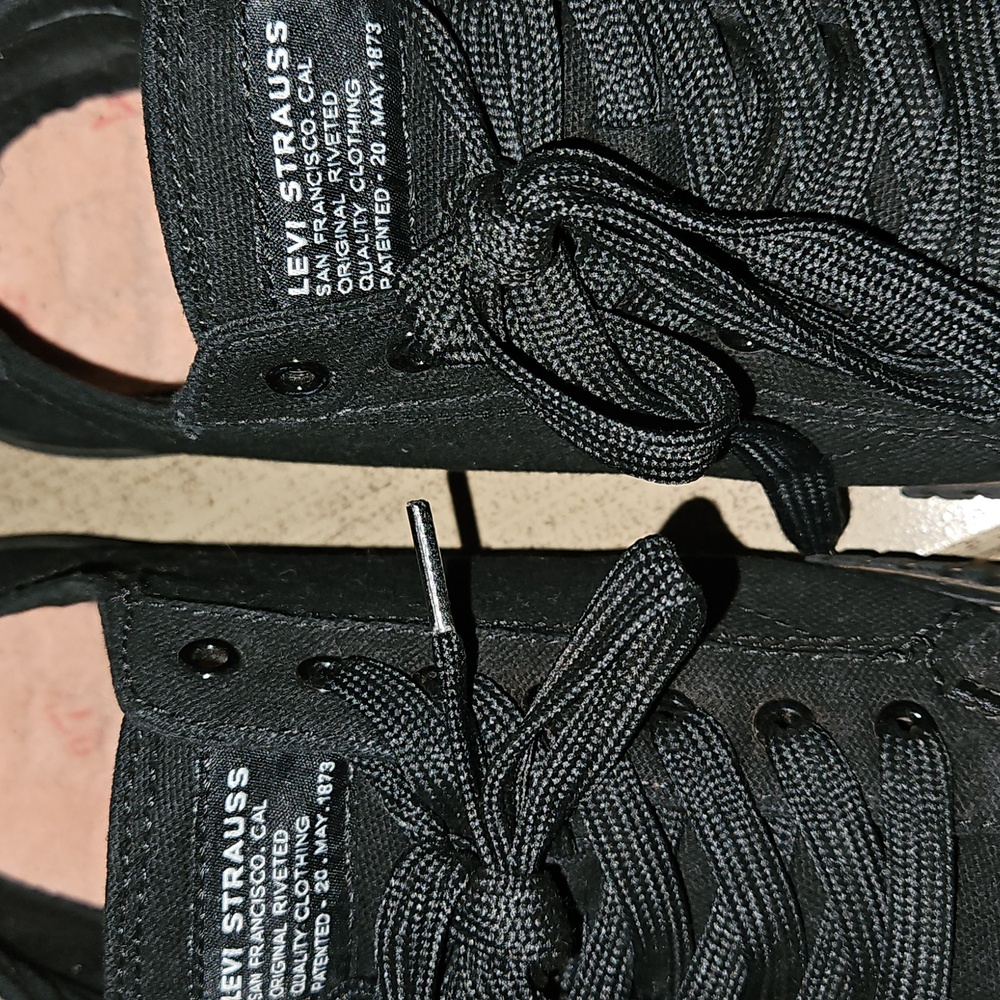 Shoes - Picture 6 of 7